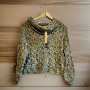 Moon and Madison Cowl Neck Cropped Chunky Cable Knit Sweater